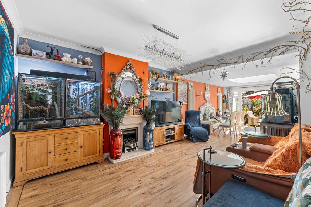 Property photo 2 of 15