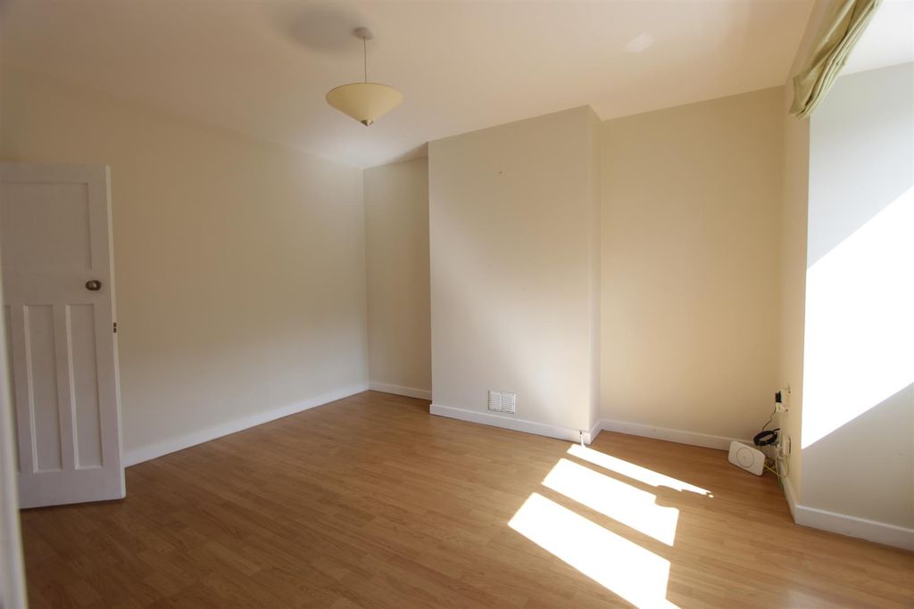 Property photo 1 of 8 Living Room .Jpg