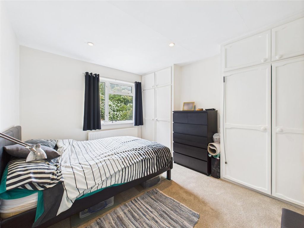Property photo 2 of 8 Cam05080G0-Pr0097-Still007.Jpg