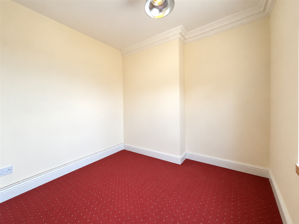 Property photo 3 of 5 Bedroom