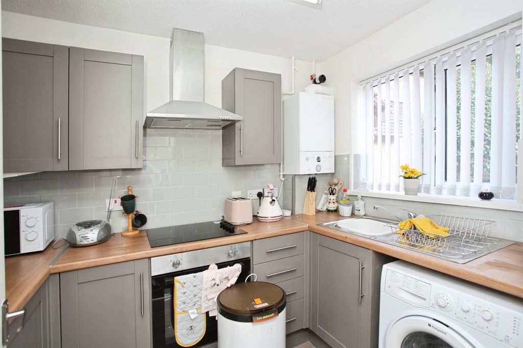 Property photo 2 of 16