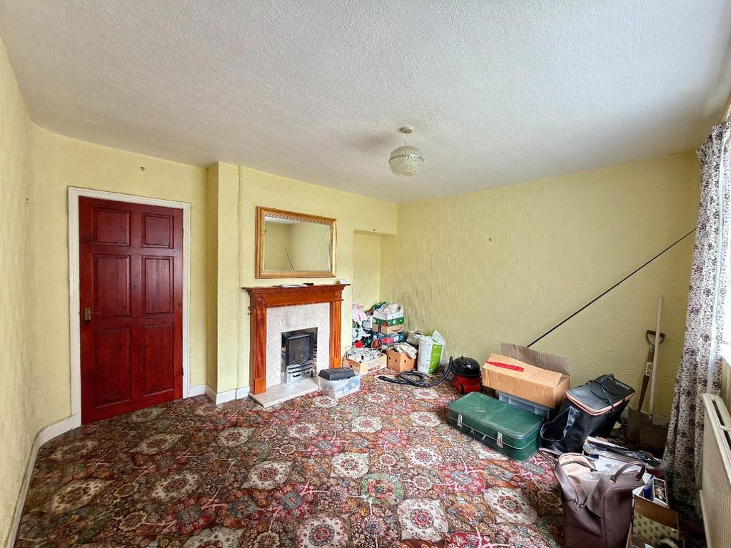 Property photo 2 of 21