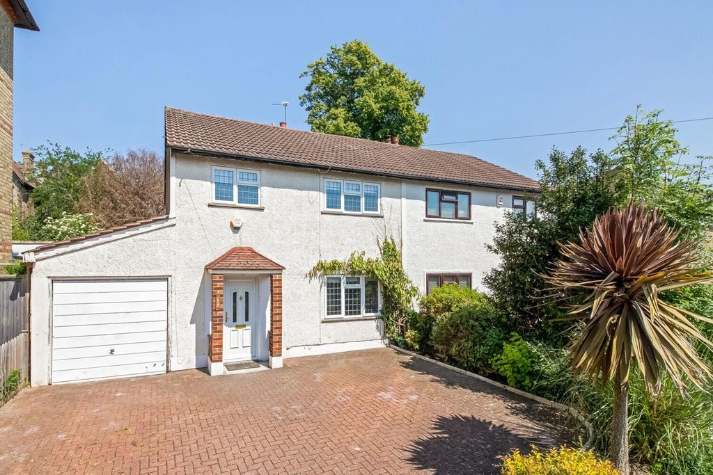 Property photo 1 of 11