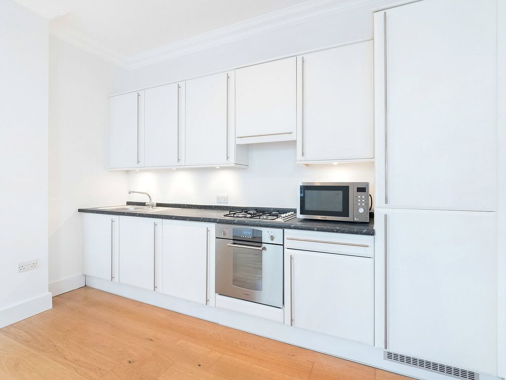 Property photo 2 of 9 Cranbourn Street