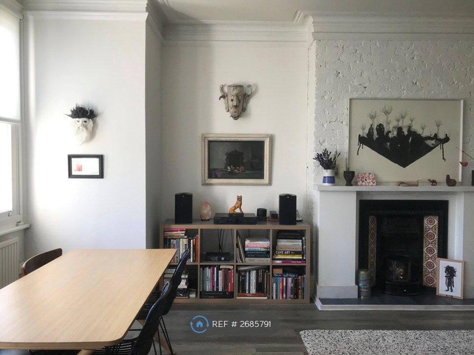 Property photo 1 of 10 Sitting Room
