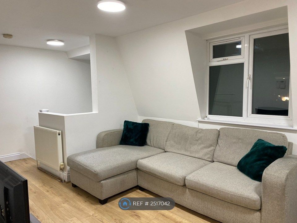 Property photo 2 of 14 Living Room