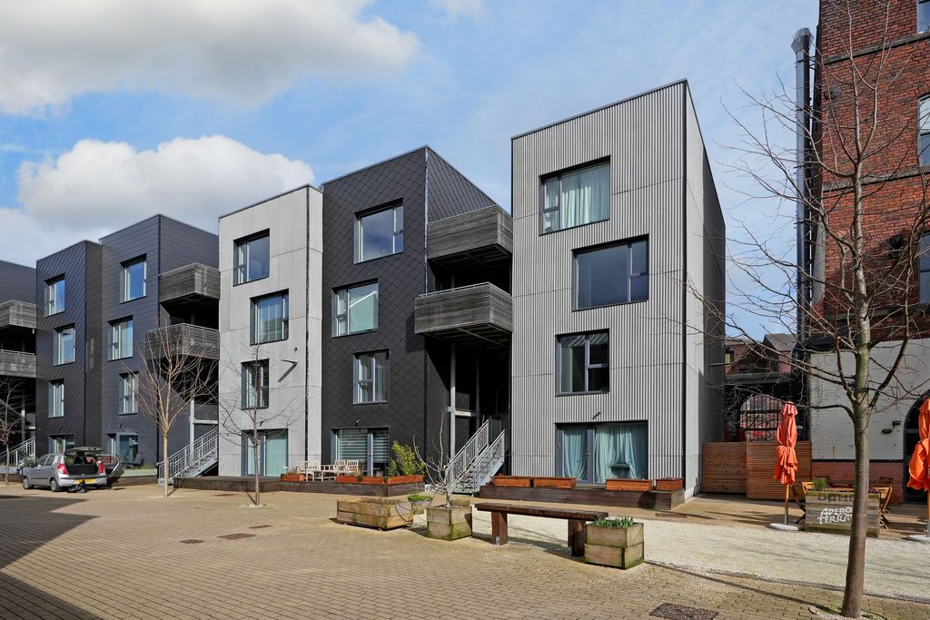 Property photo 1 of 13 External