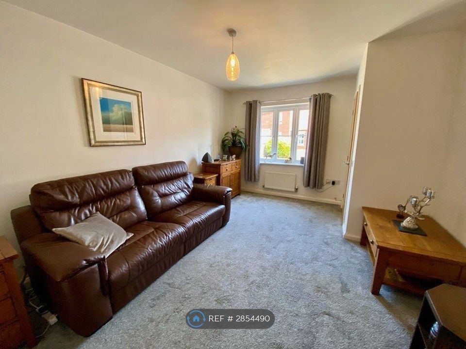 Property photo 3 of 11 Lounge