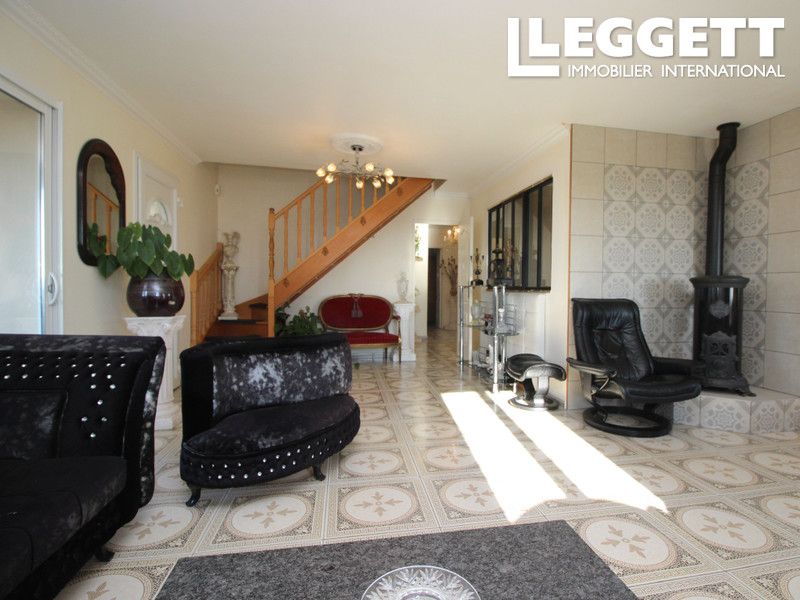 Property photo 3 of 10