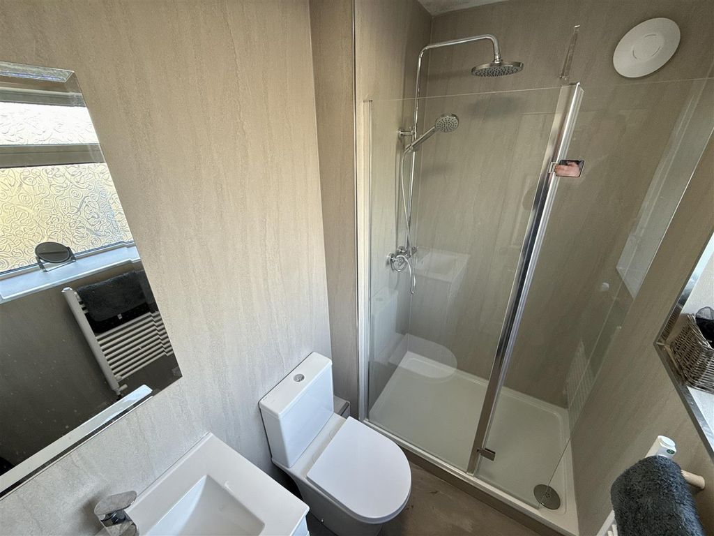 Property photo 2 of 14 Kyr4Yyywt0-Pwyiy1Yzqow.Jpg