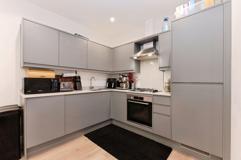 Property photo 2 of 17 Photo