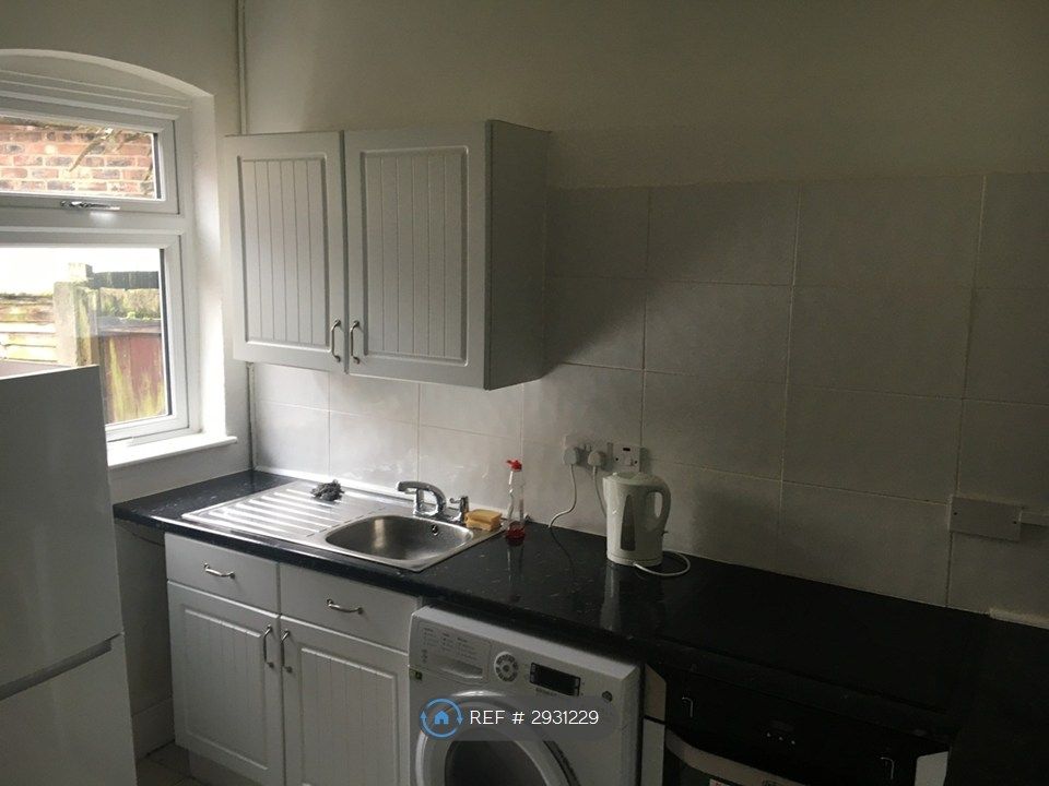 Property photo 2 of 21 Kitchen