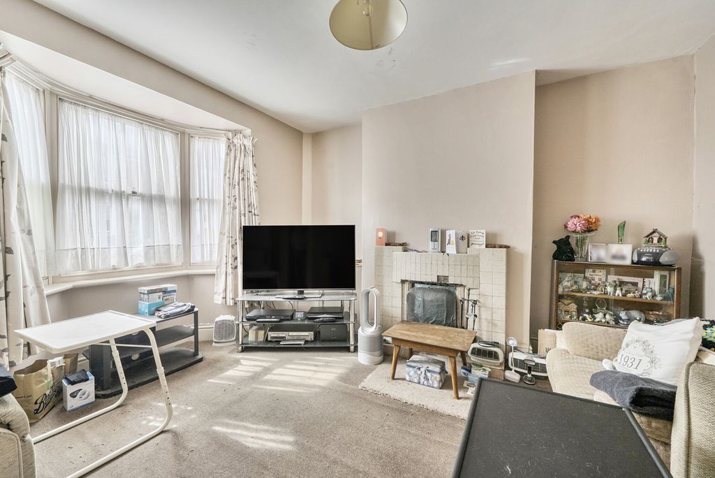 Property photo 2 of 18 1463205-10-6A185E...