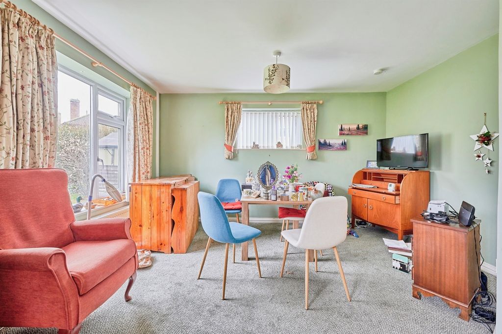 Property photo 3 of 11