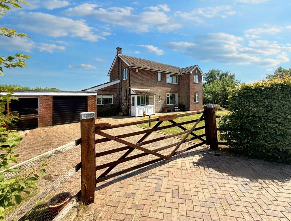 Property photo 1 of 52 4020001