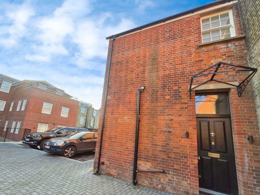 Property photo 3 of 8 Pbox-Img.Jpg