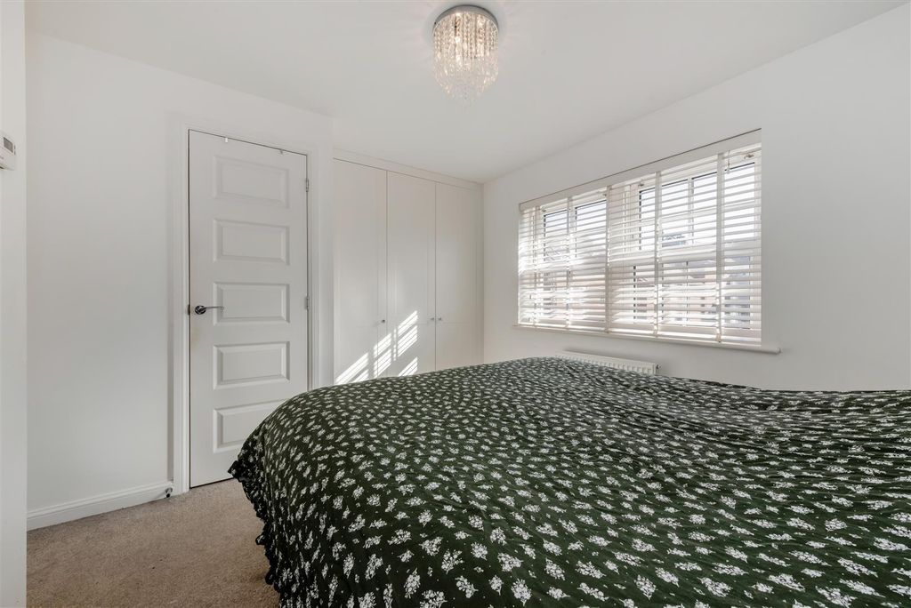 Property photo 3 of 24 Bedroom 1.Jpg