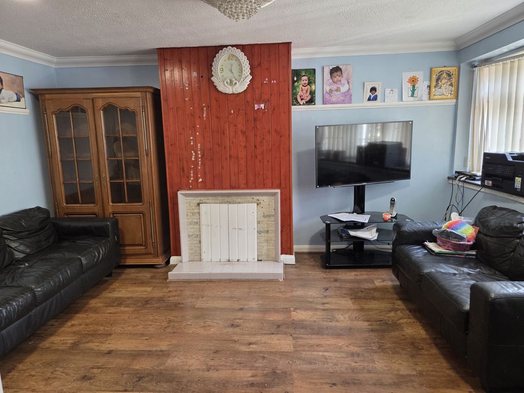 Property photo 3 of 10 Gallery