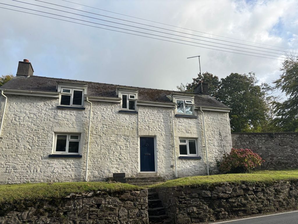 Property photo 1 of 12