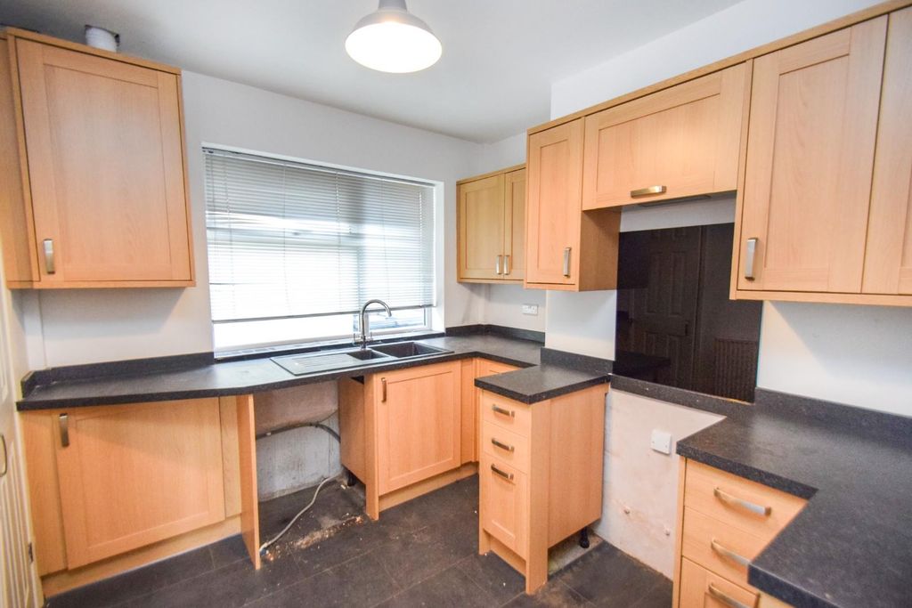 Property photo 3 of 12 1960649_20260202041422.Jpg