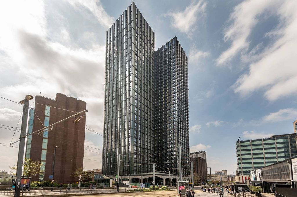 Property photo 2 of 44