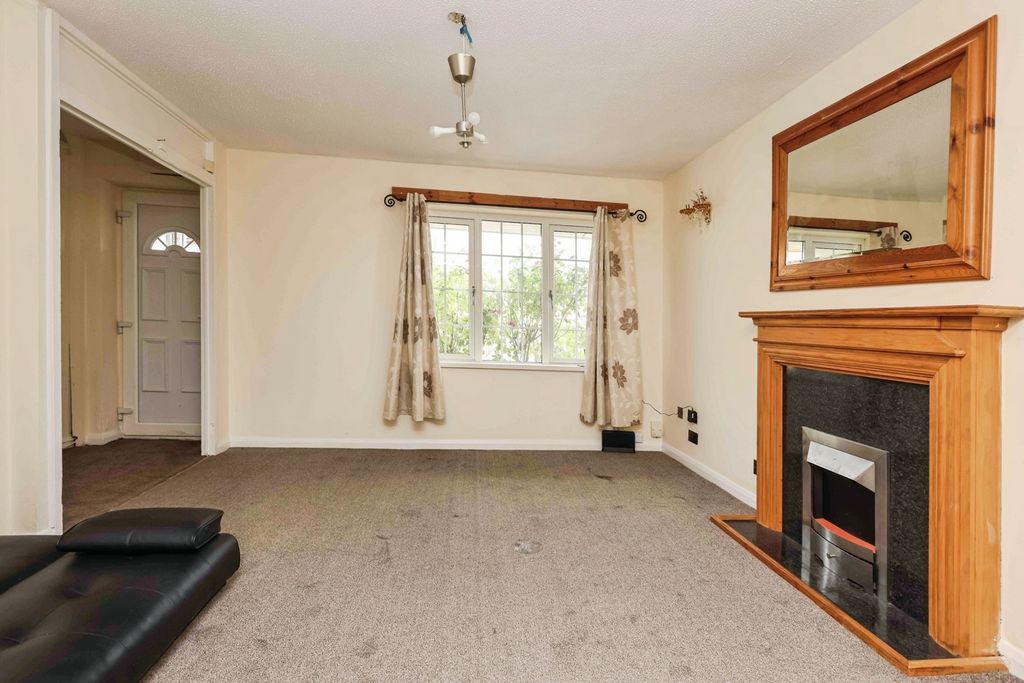 Property photo 2 of 17 Photo