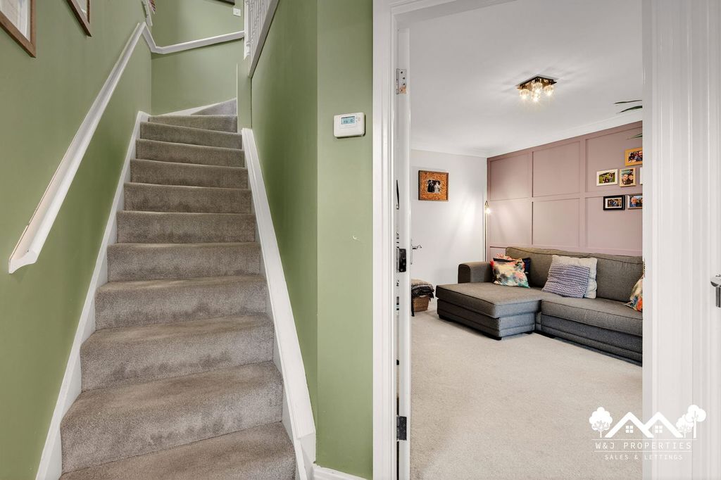 Property photo 2 of 42