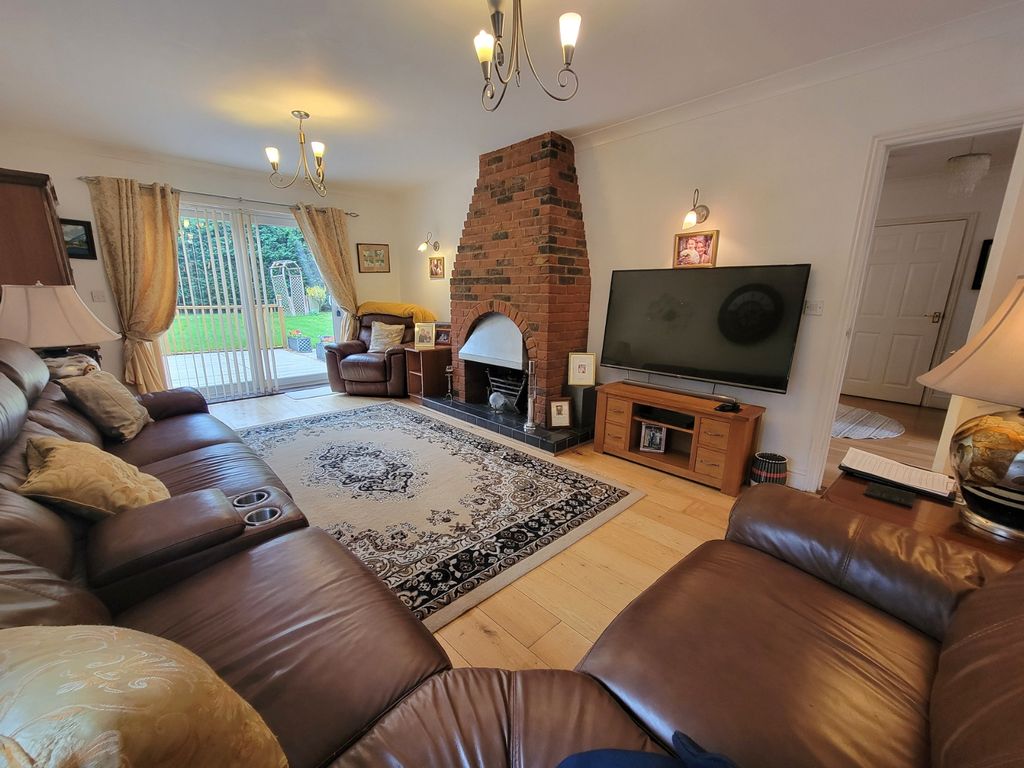 Property photo 2 of 21