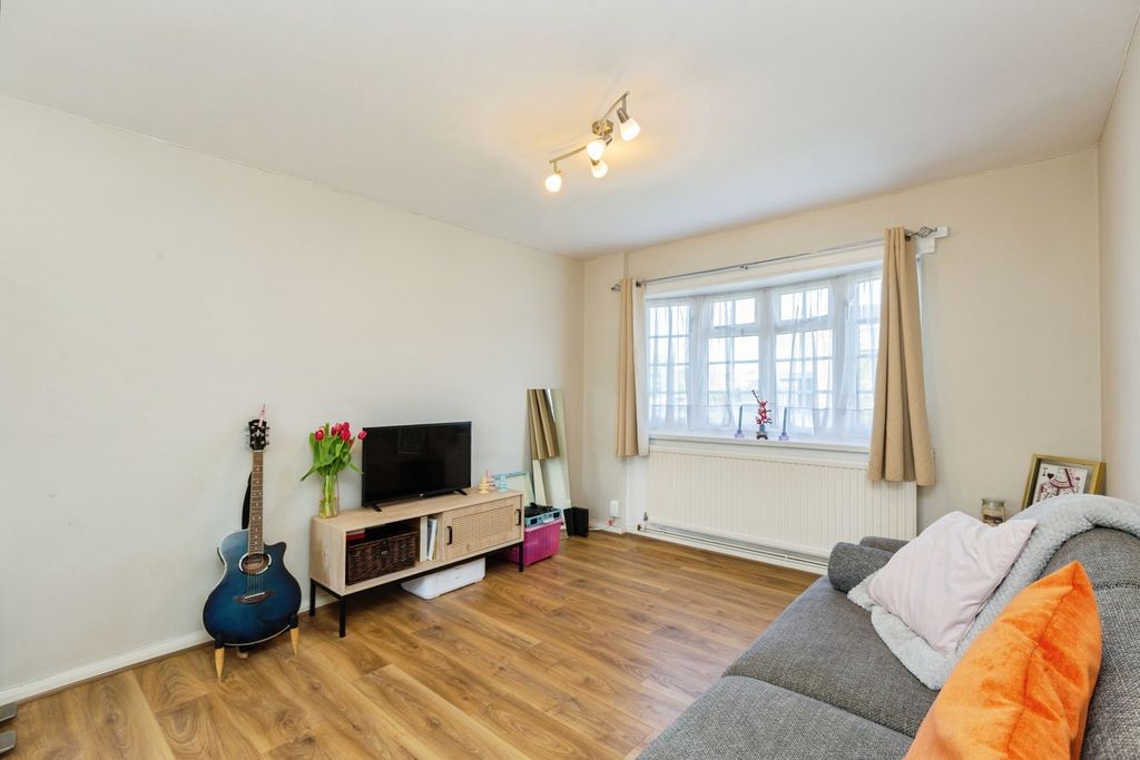 Property photo 3 of 12 Pbox-Img.Jpg