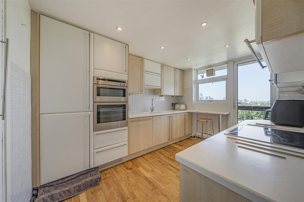Property photo 1 of 10 Tissington Court