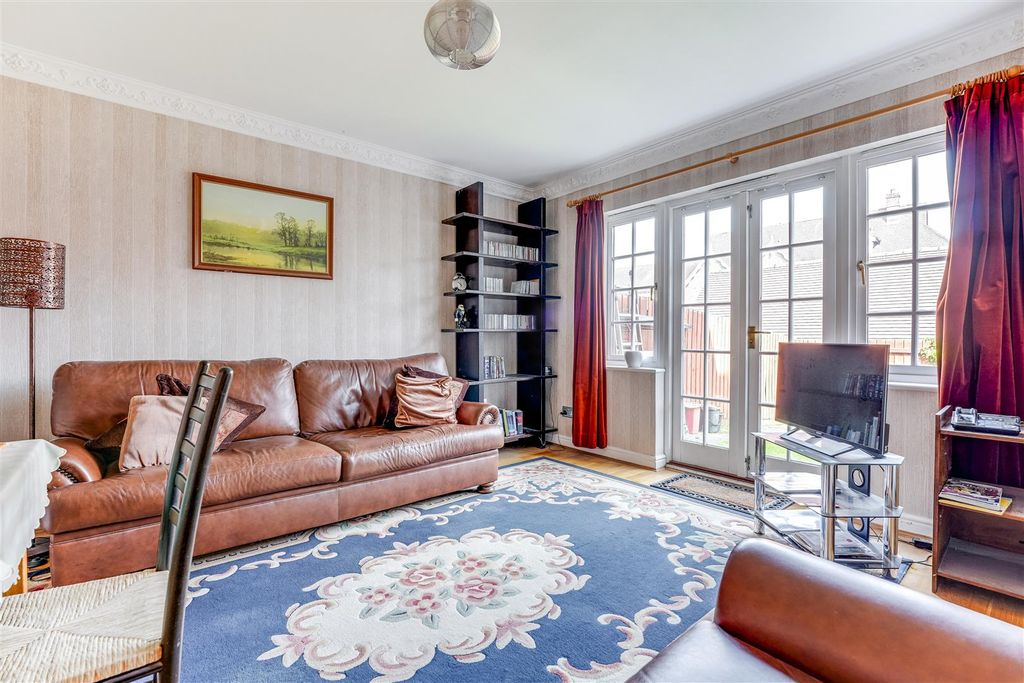 Property photo 3 of 10 10 Cornmill Court-3.Jpg