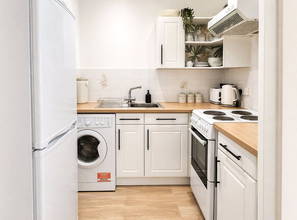 Property photo 2 of 5 Picture No. 25