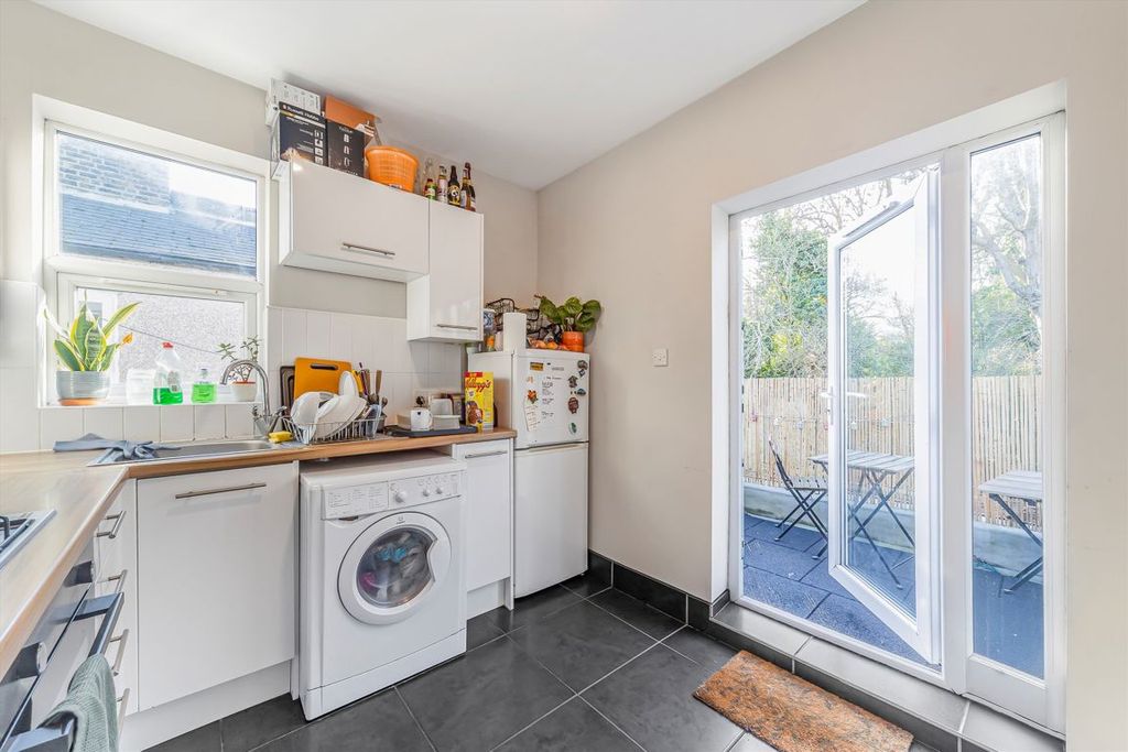 Property photo 2 of 8