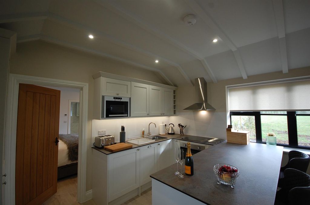 Property photo 3 of 9 Dsc_0031[17].Png