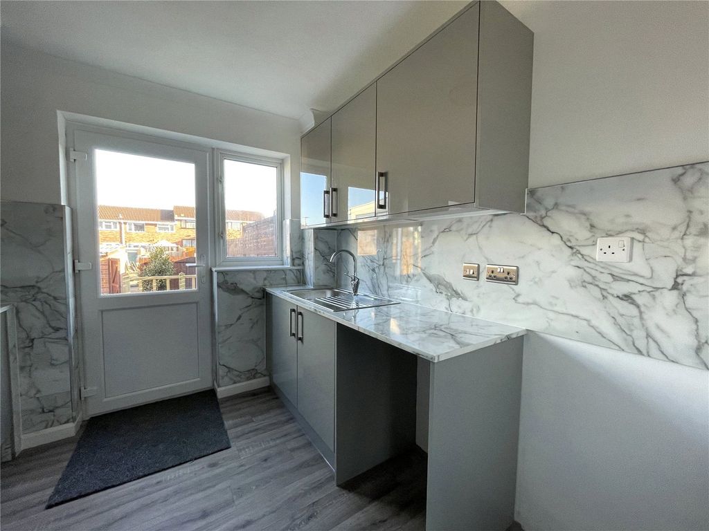 Property photo 3 of 10 Picture No. 04