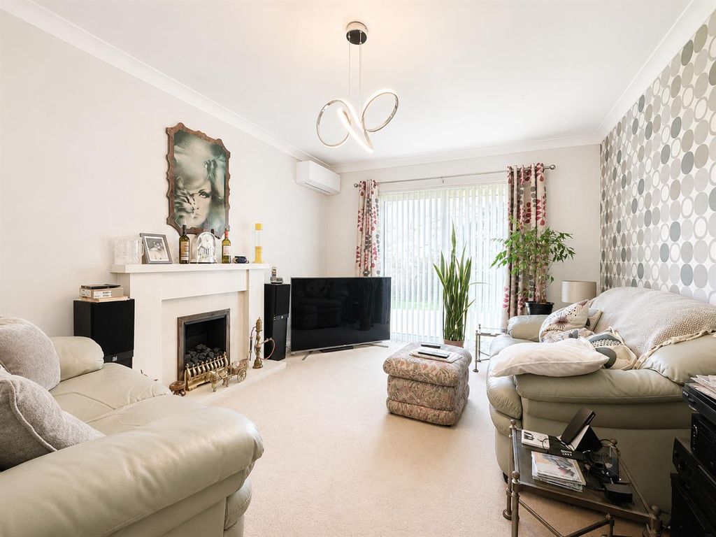 Property photo 2 of 8 Coopers Estate Agents