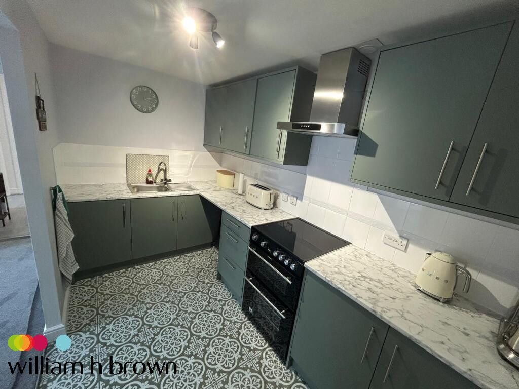 Property photo 2 of 6 Kitchen