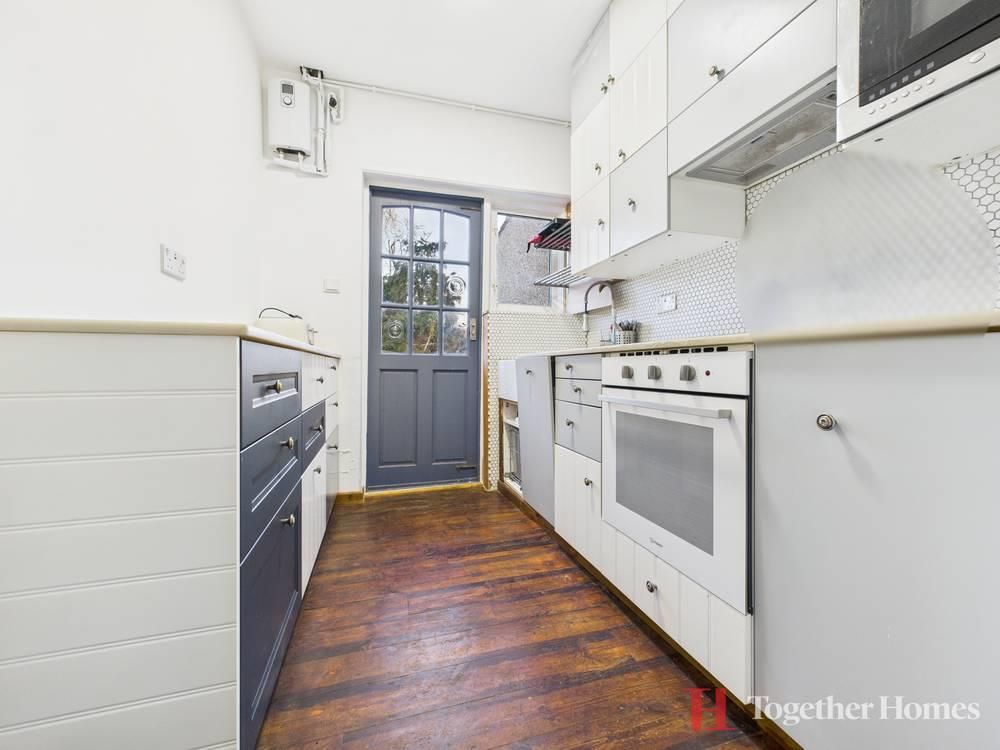 Property photo 3 of 11 Kitchen