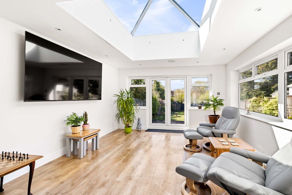 Property photo 3 of 25