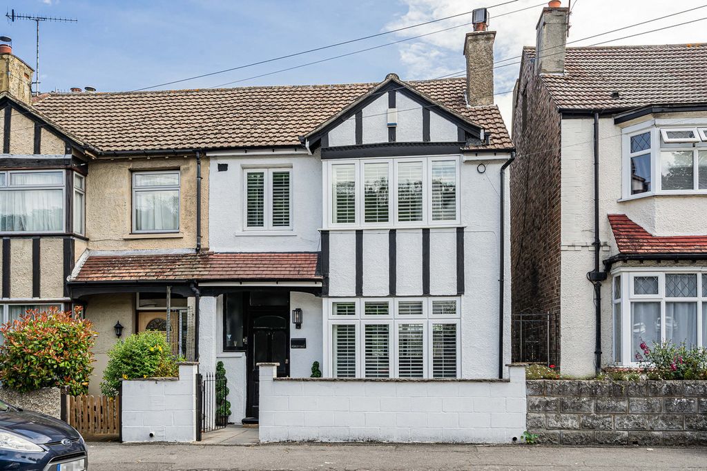 Property photo 1 of 24