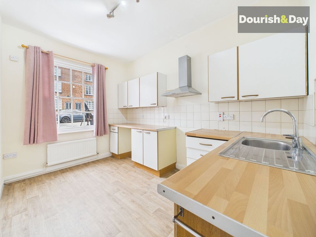 Property photo 3 of 15 Kitchen