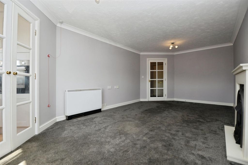 Property photo 3 of 10 Living Space.Jpg