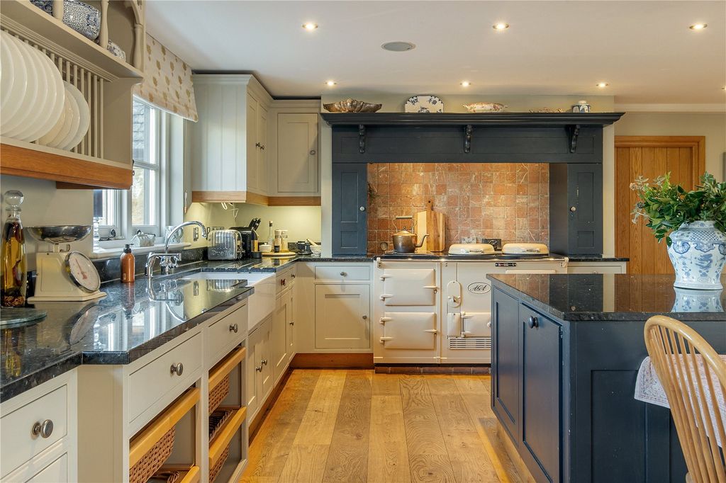 Property photo 2 of 20 Kitchen