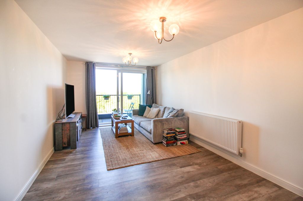 Additional image 6 of 2 bed flat for saleMoorfield Place, Farnborough GU14