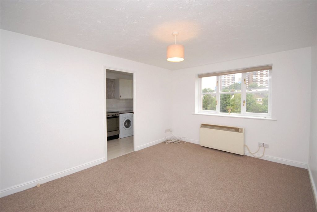 Property photo 1 of 6 Picture No. 18