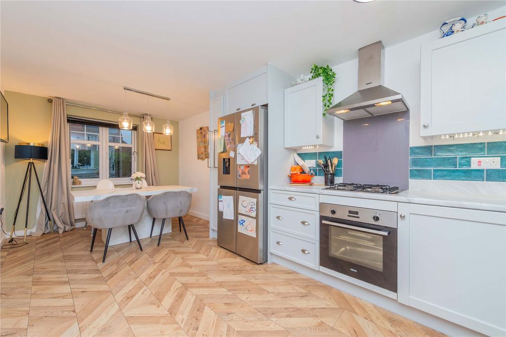 Property photo 2 of 36 Picture No. 24