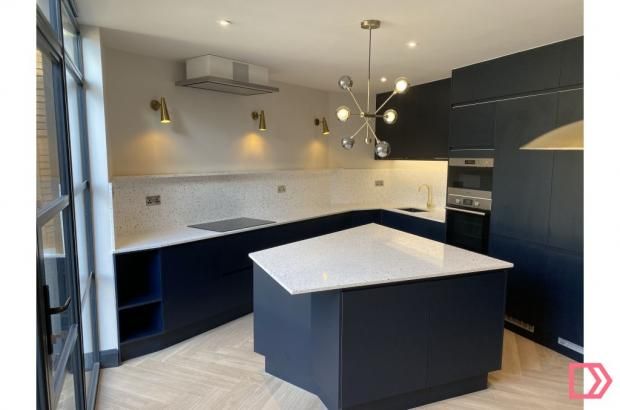 Property photo 2 of 10 20De04E7-152C-416A-A