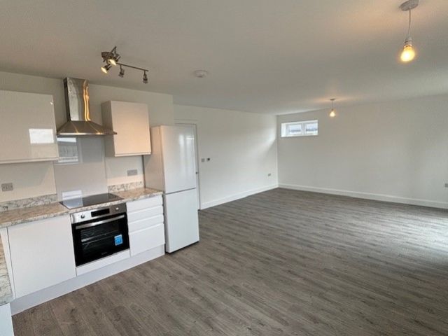 Property photo 2 of 10 81 Milestone Road Kitchen Lounge