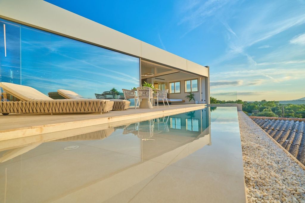 Property photo 1 of 51