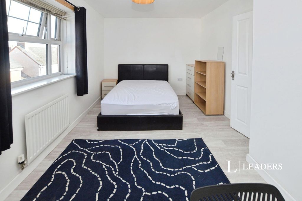 Property photo 3 of 6 Pbox-Img.Jpg